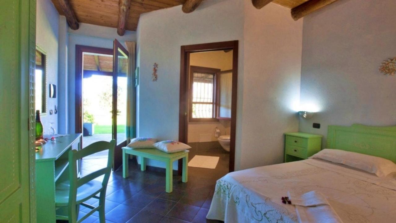 Casa Minnina Agriturismo Sa Mandra מראה חיצוני תמונה